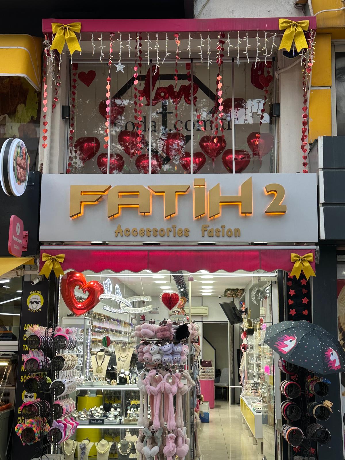 modaf Çarşı Mağaza Girişi